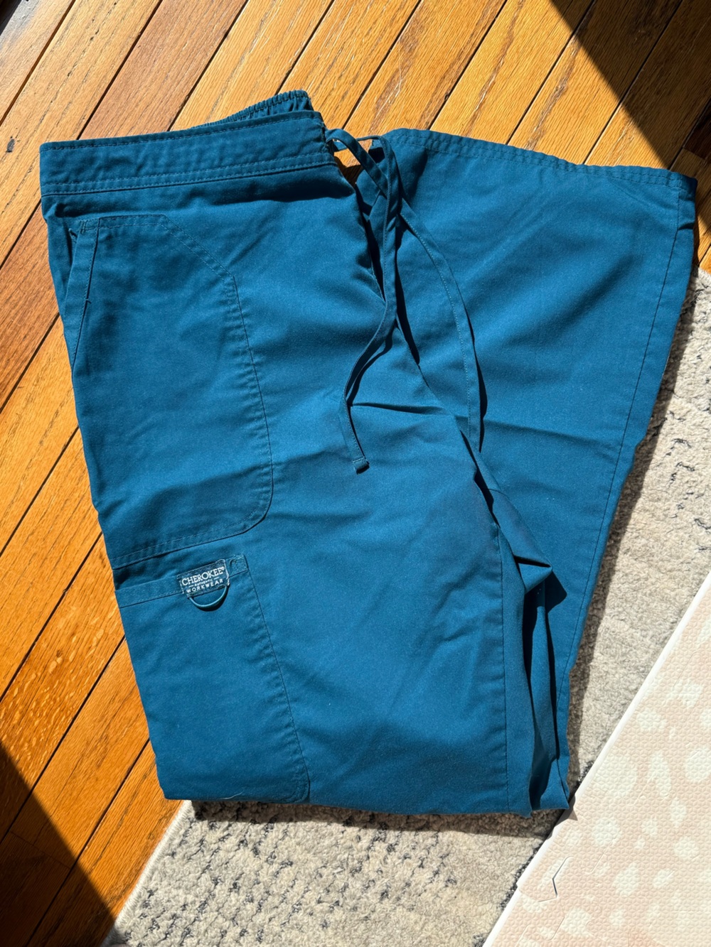 Women’s Cargo Scrub Pants in Teal with Utility Pockets